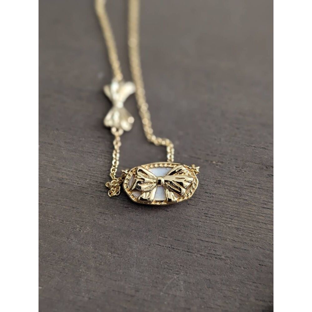 *NWOT KENDRA SCOTT x LOVE SHACK FANCY The Elisa Marie Pink Blooming Bow Necklace - Picture 4 of 5